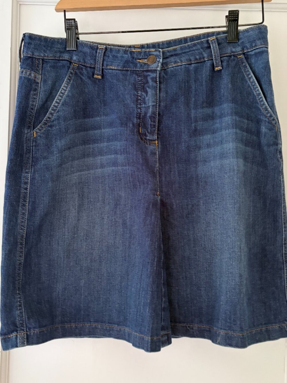Boden denim front-pleat skirt Size 10R - Picture 2 of 10